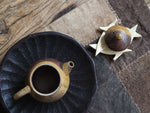 Leaf Lid Stand
