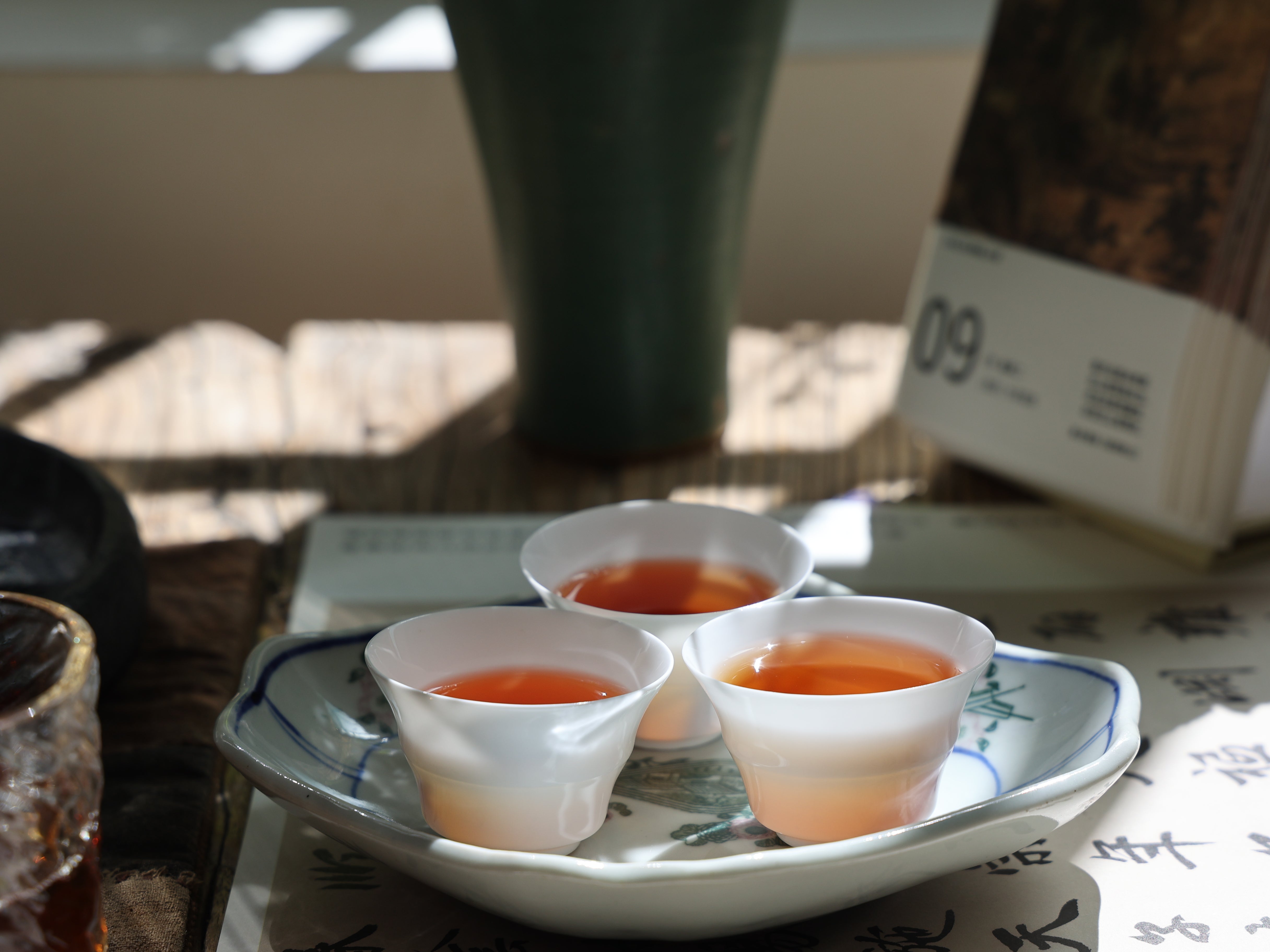 Classic Thin Porcelain Gaiwan (with a saucer)