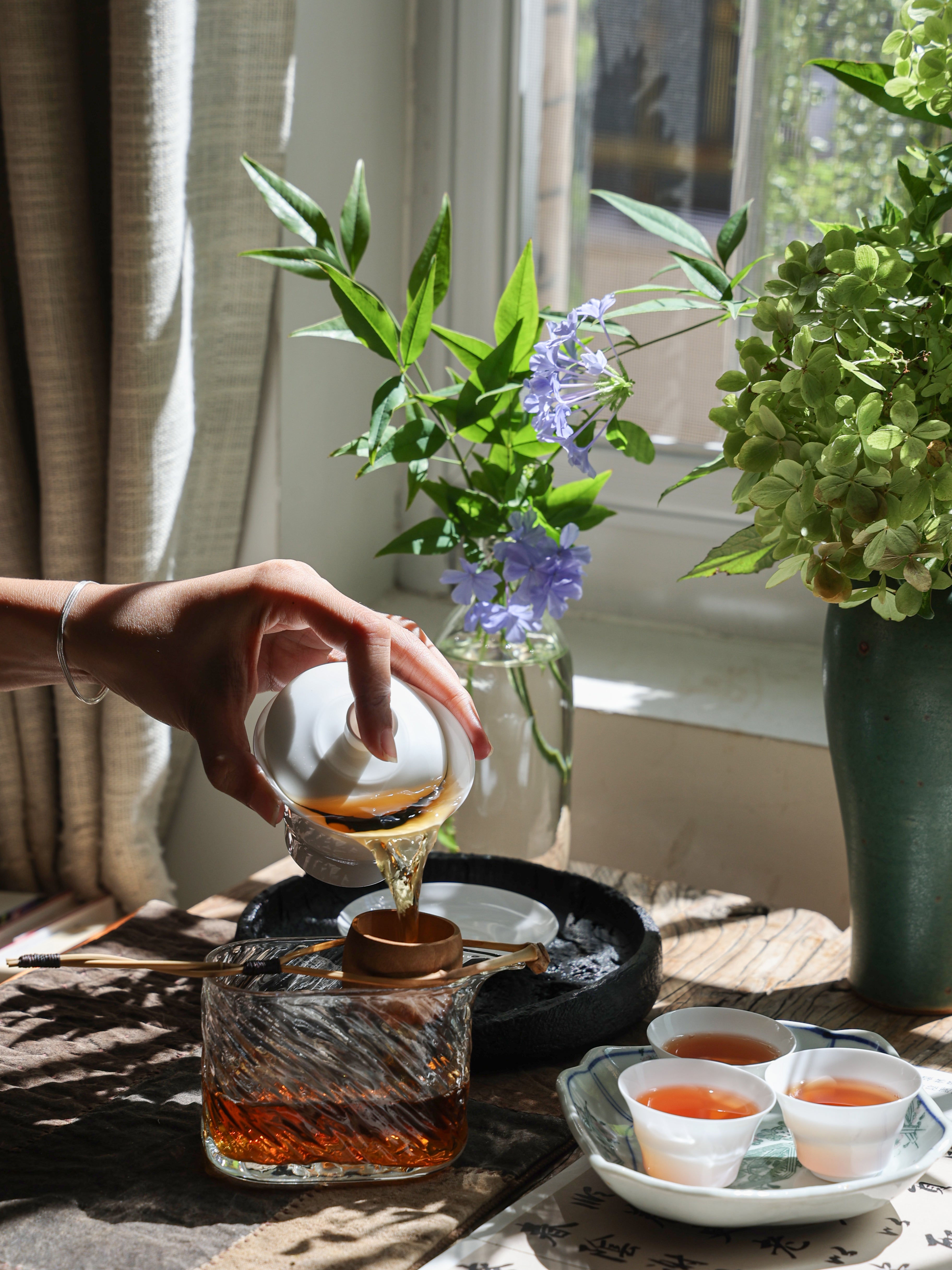 Classic Thin Porcelain Gaiwan (with a saucer)