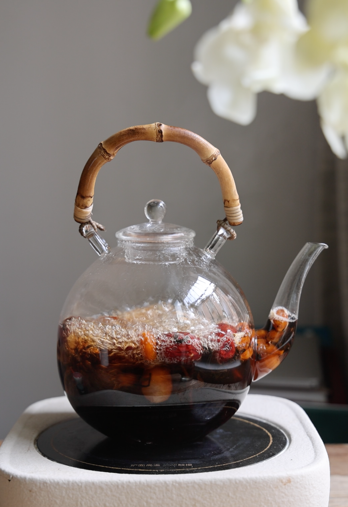 Swan Neck & Bamboo Joints Glass Kettle