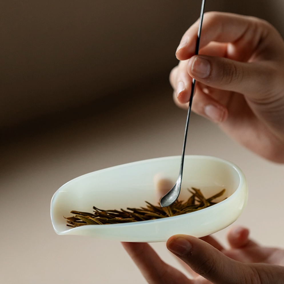Frosted Glass Tea Scoop