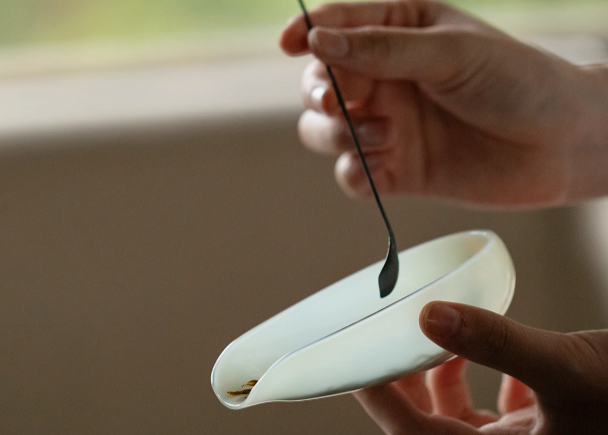 Frosted Glass Tea Scoop