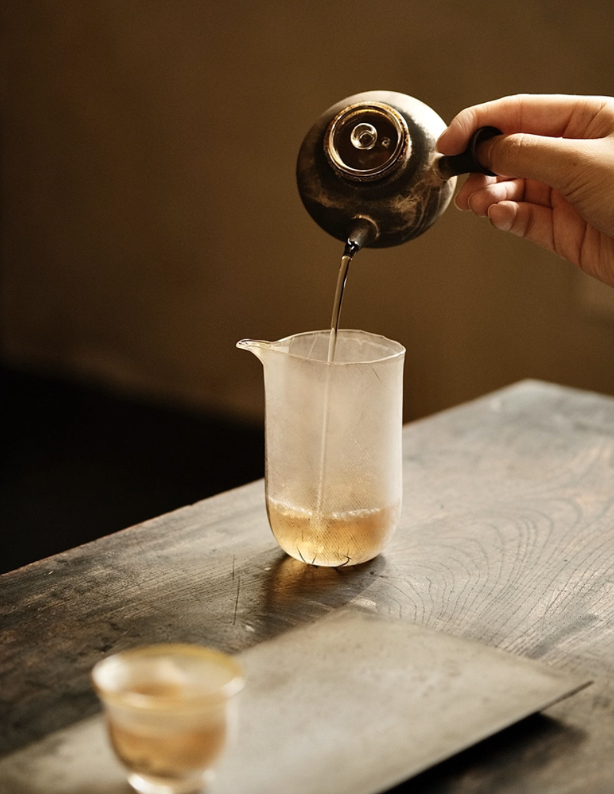 [Qin] Handblown Frost Glass Faircup- Tall