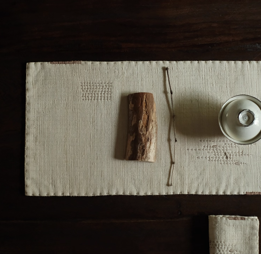 Hand-embroidered Tea Mate - Rectangle