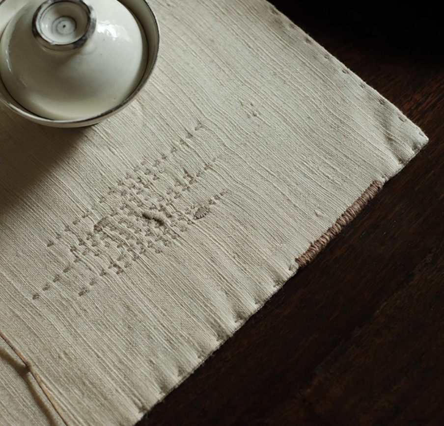 Hand-embroidered Tea Mate - Rectangle