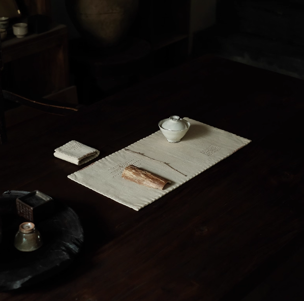 Hand-embroidered Tea Mate - Rectangle