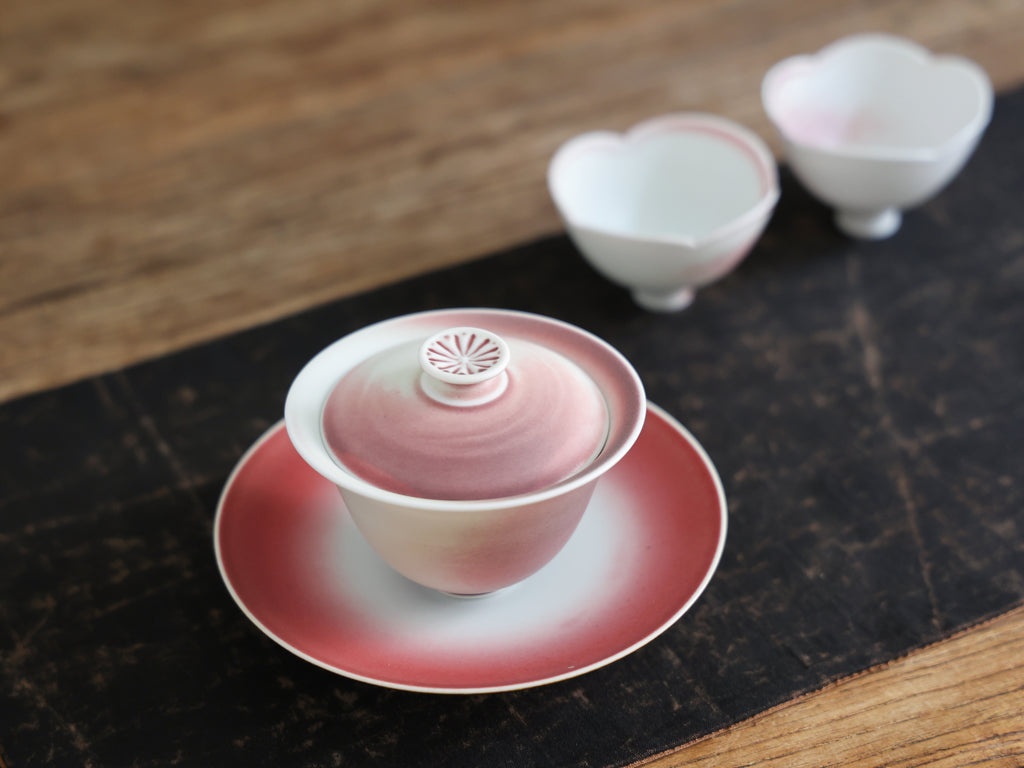 Bian-Blushing Gaiwan