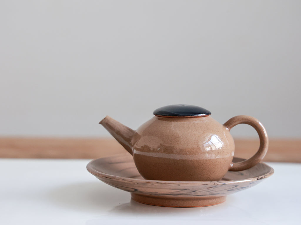 Black Lid Teapot-2