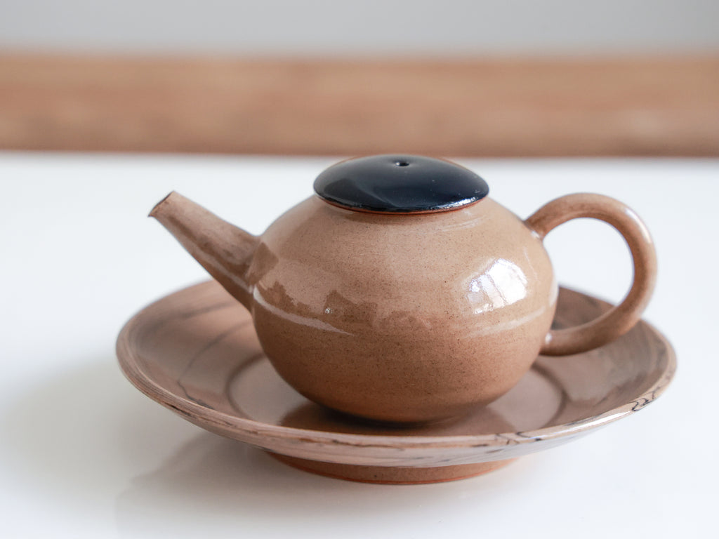 Black Lid Teapot-2