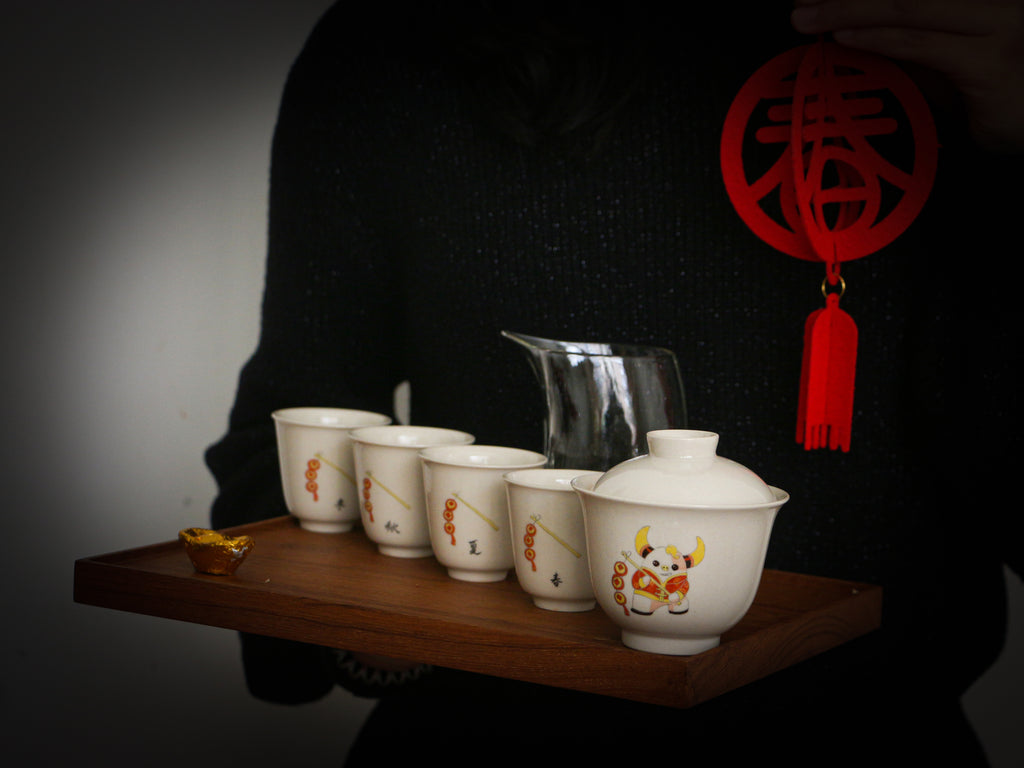 Ox (牛) Year Handpainted Gaiwan Set- Firecrackers(鞭炮)