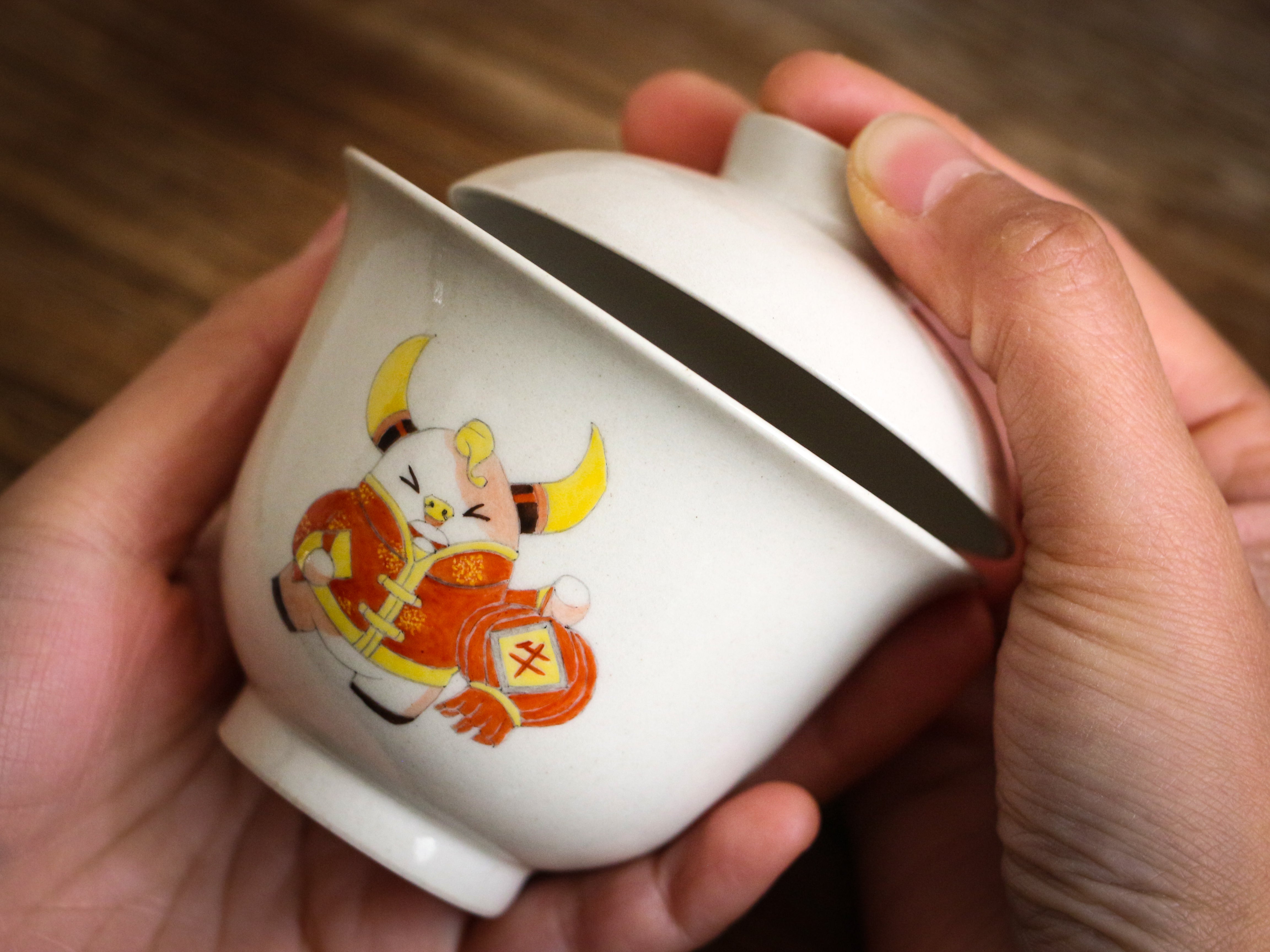 Ox (牛)  Handpainted Gaiwan Set-Lantern (灯笼)